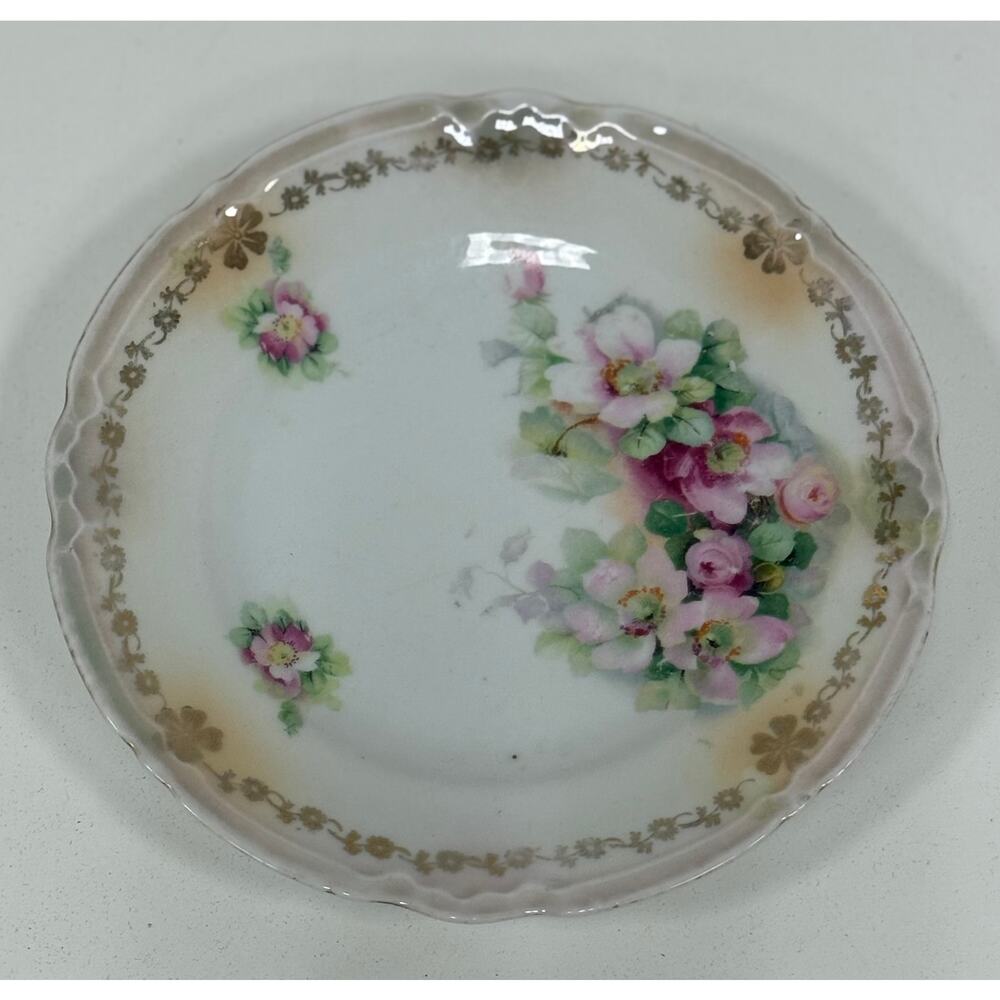 Vintage Porcelain Plate with Gold Trim. KK578